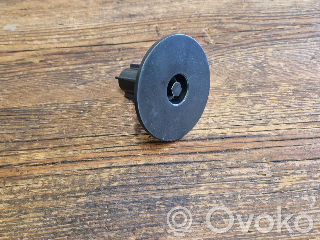 Tornillo de la rueda de repuesto   51477143112,7143112