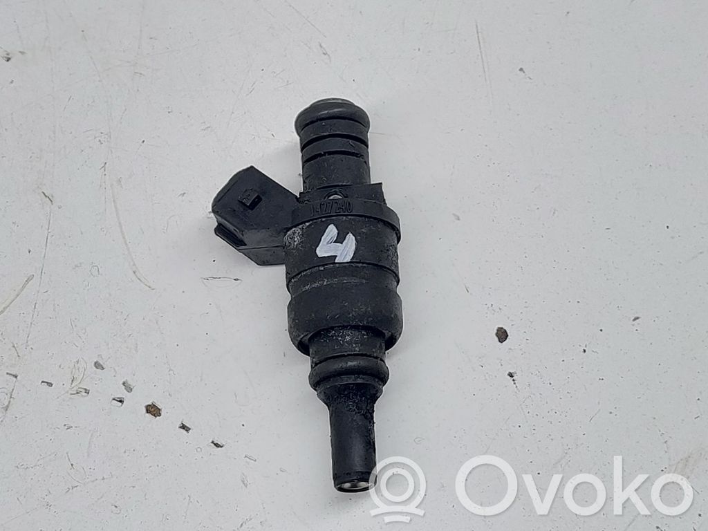 BMW 5 E60 E61 Fuel injector 