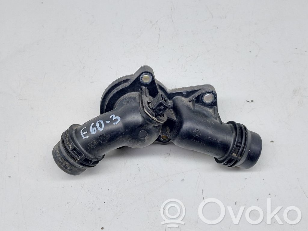 BMW 5 E60 E61 Termostats / termostata korpuss 