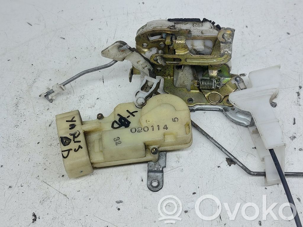 Toyota Yaris Verso Front door lock 