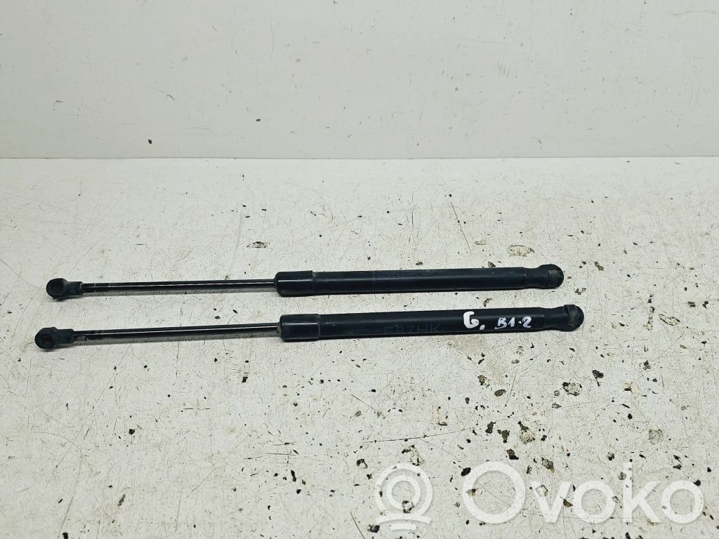 BMW 1 E81 E87 Takaluukun tuen kaasujousi 