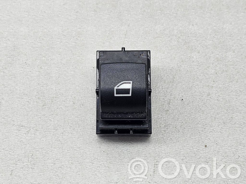 Przyciski szyb   9208107,260413,L2A01405