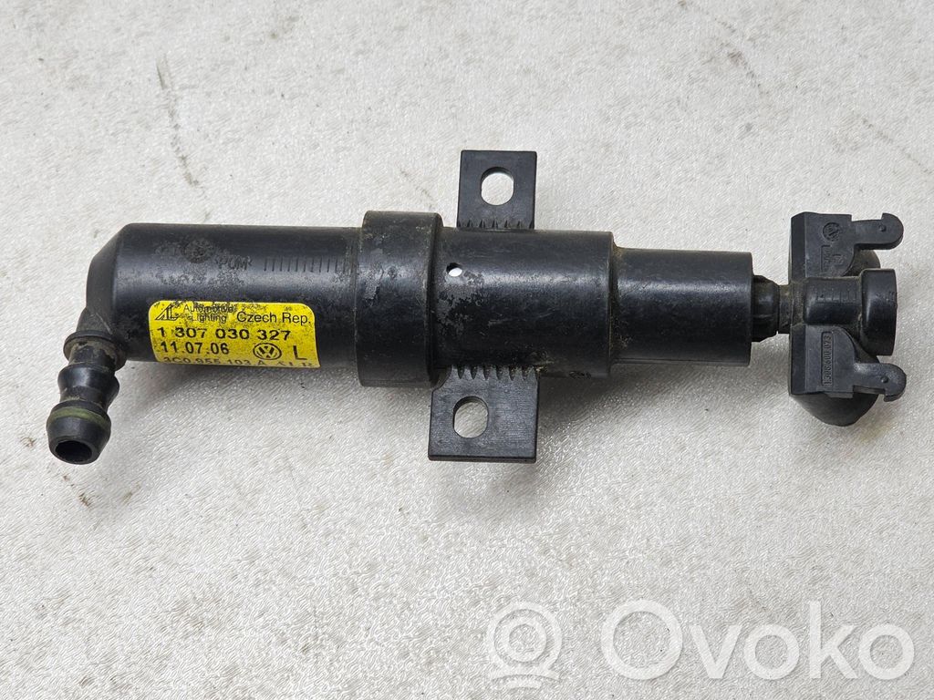 Volkswagen PASSAT B6 Dysza spryskiwacza lampy przedniej 