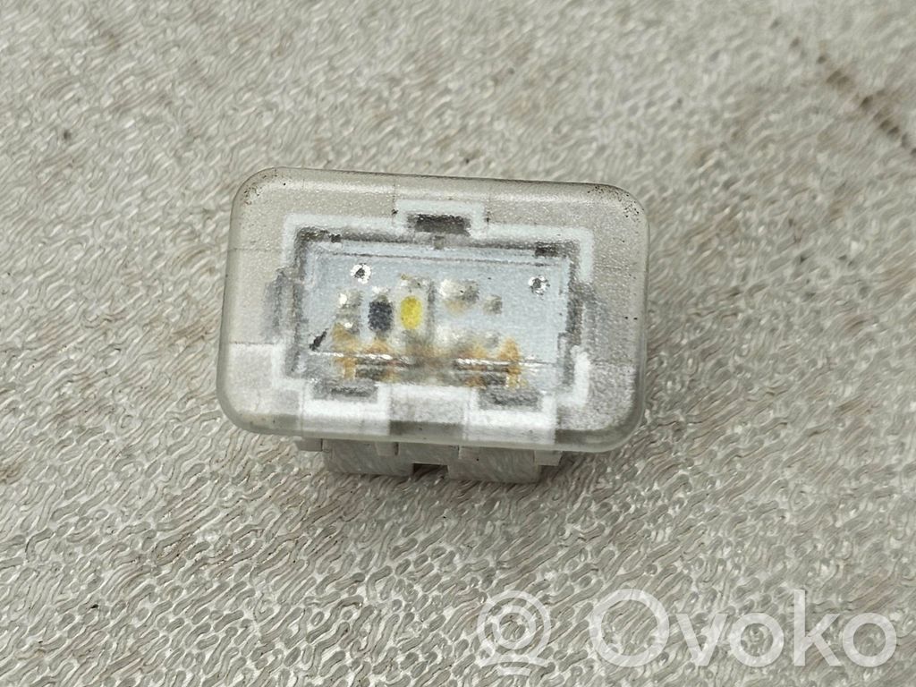 Inne oświetlenie wnętrza kabiny   4G0919390C