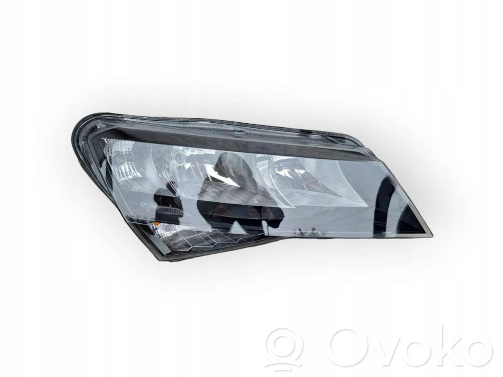 Skoda Superb B8 (3V) Headlight/headlamp 