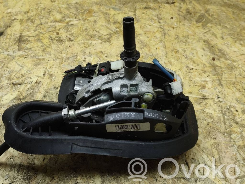 BMW 3 E90 E91 Pavarų perjungimo mechanizmas (kulisa) 