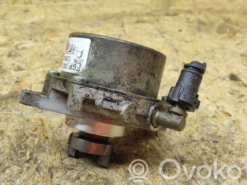 Opel Corsa C Siurblys vakuumo 