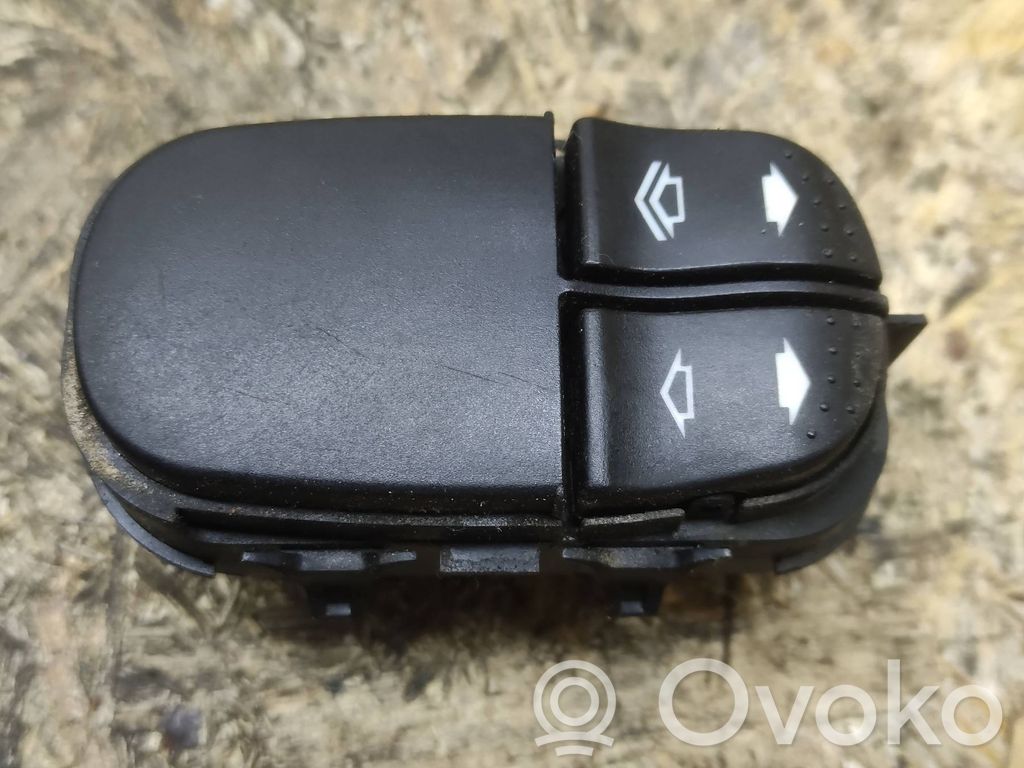 Ford Focus Electric window control switch 