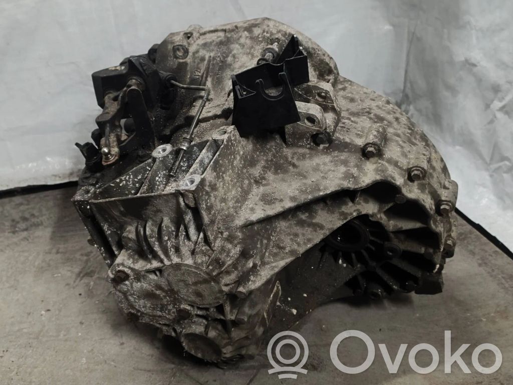 Volvo V50 Manualna 6-biegowa skrzynia biegów 