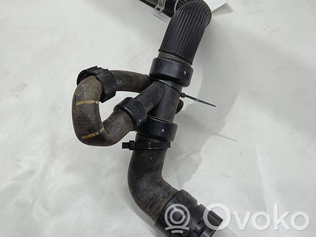 Land Rover Range Rover Evoque L538 Tuyau de liquide de refroidissement moteur 