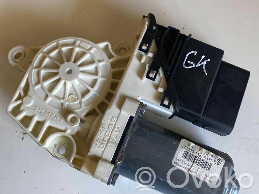 Volkswagen PASSAT B6 Motor macara geam ușă spate 