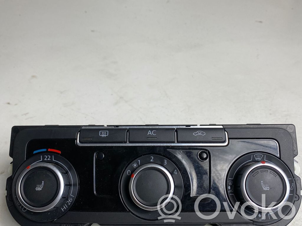 Volkswagen Golf VI Climate control unit 