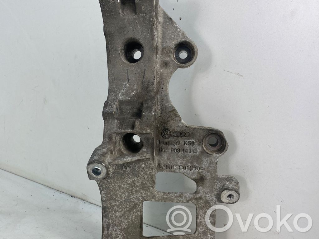 Volkswagen Golf V Generator/alternator bracket 
