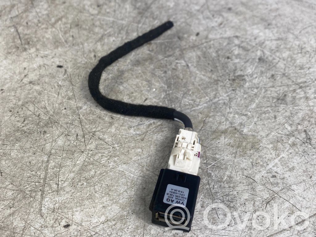 Volkswagen Golf VII Enchufe conector USB 