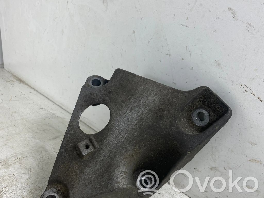 BMW 3 E90 E91 Engine mounting bracket 