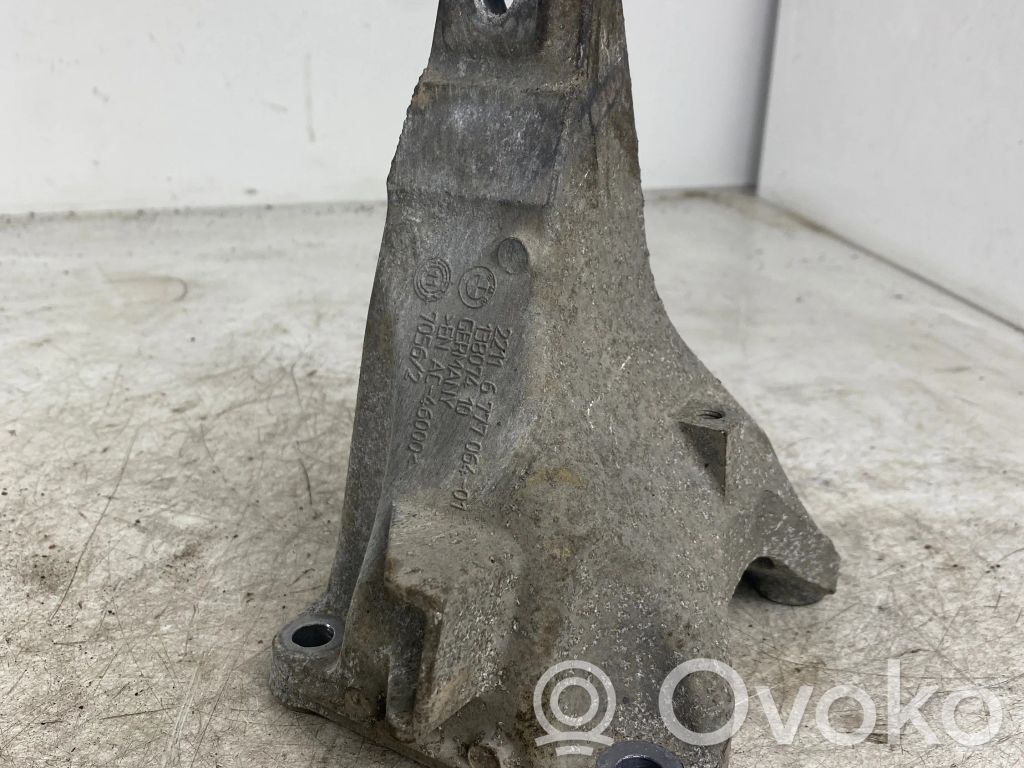 BMW 3 E90 E91 Engine mounting bracket 