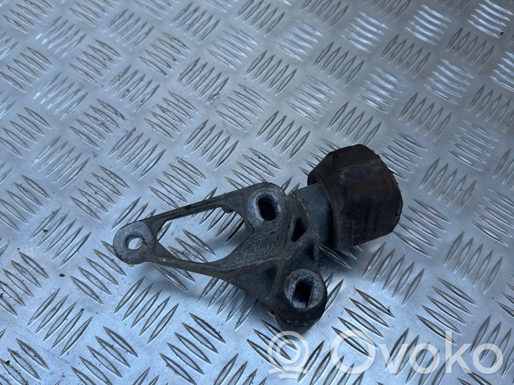 Audi A4 S4 B8 8K Engine mount bracket 