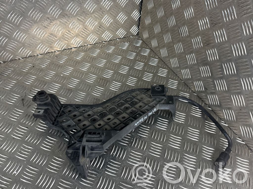 Audi Q3 8U Headlight/headlamp mounting bracket 