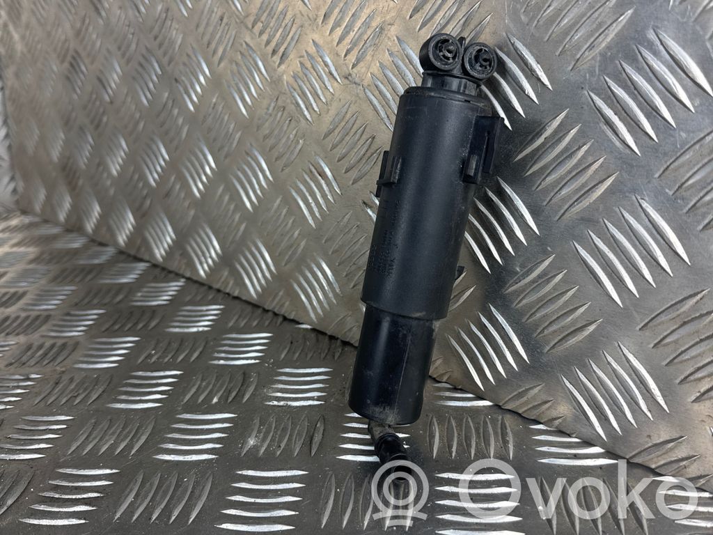 Audi A4 S4 B8 8K Dysza spryskiwacza lampy przedniej 