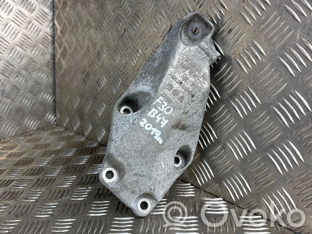 BMW 3 F30 F35 F31 Engine mounting bracket 