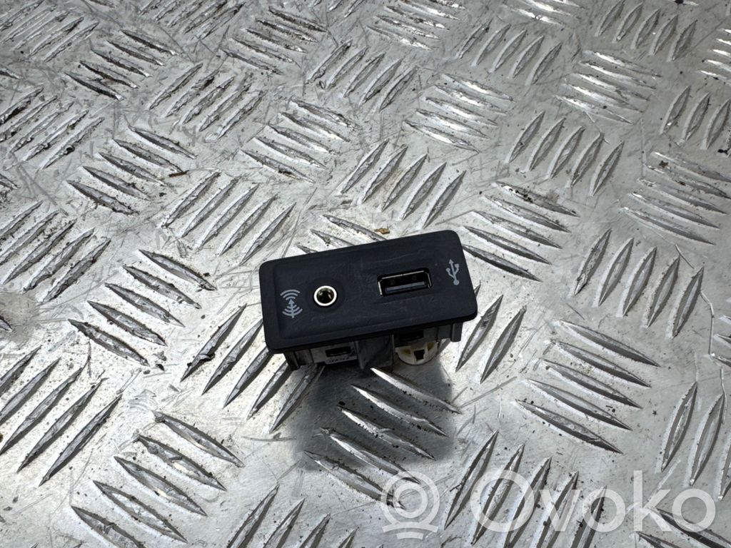 Volkswagen Golf VII Enchufe conector USB 