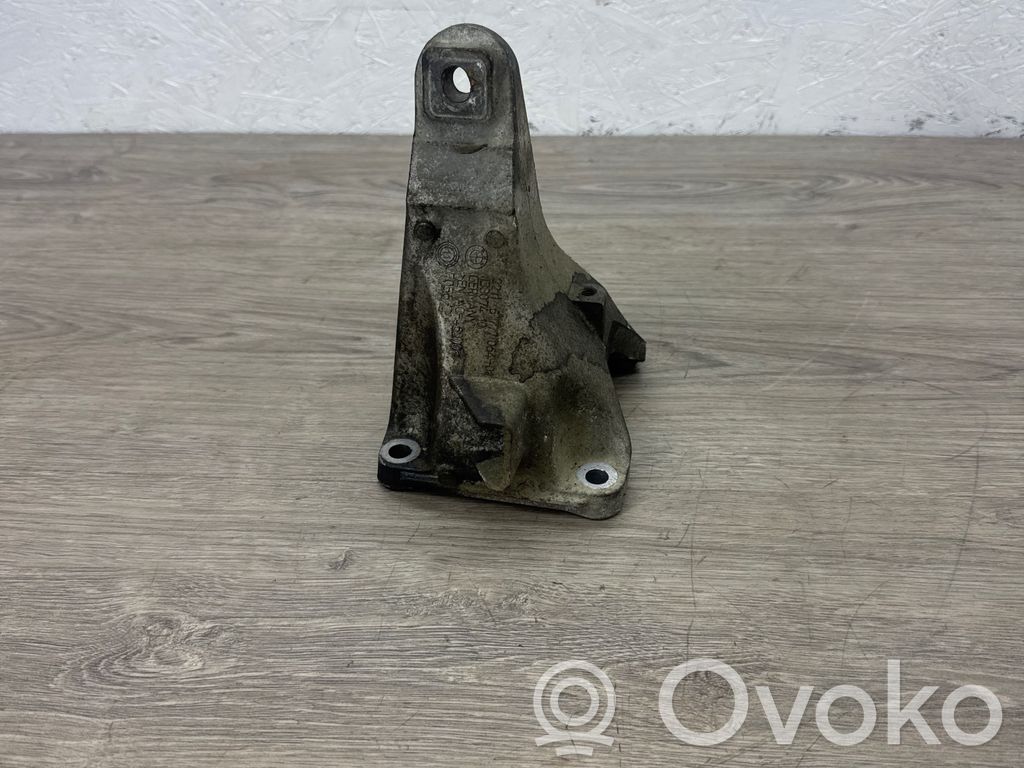 BMW 3 E90 E91 Engine mounting bracket 