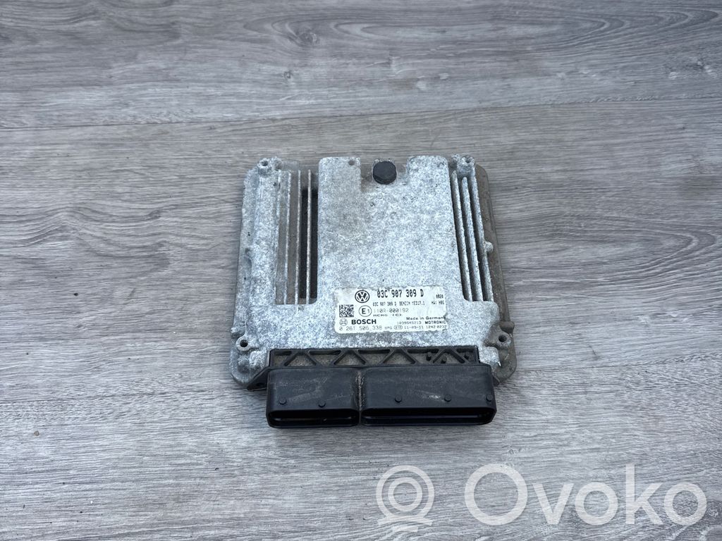 Volkswagen PASSAT B7 Engine control unit/module 