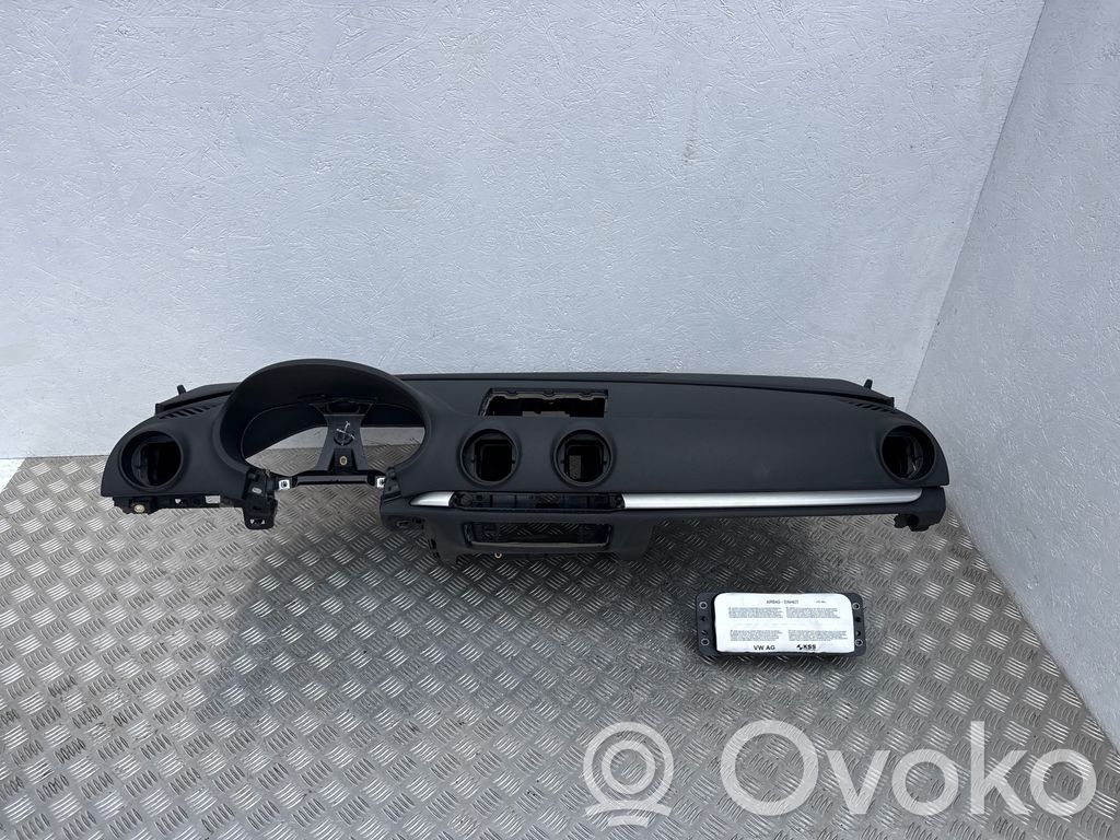 Audi A3 S3 8V Panelė 