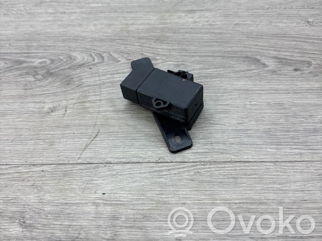 Audi Q5 SQ5 8R Seat heating relay 