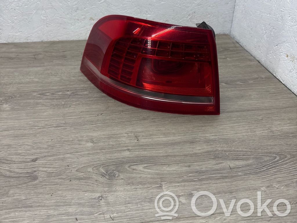 Volkswagen PASSAT B7 Lampa tylna 