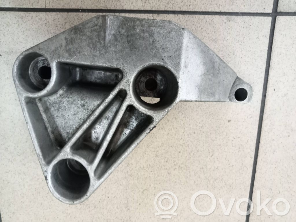 Renault Scenic II -  Grand scenic II Engine mount bracket 