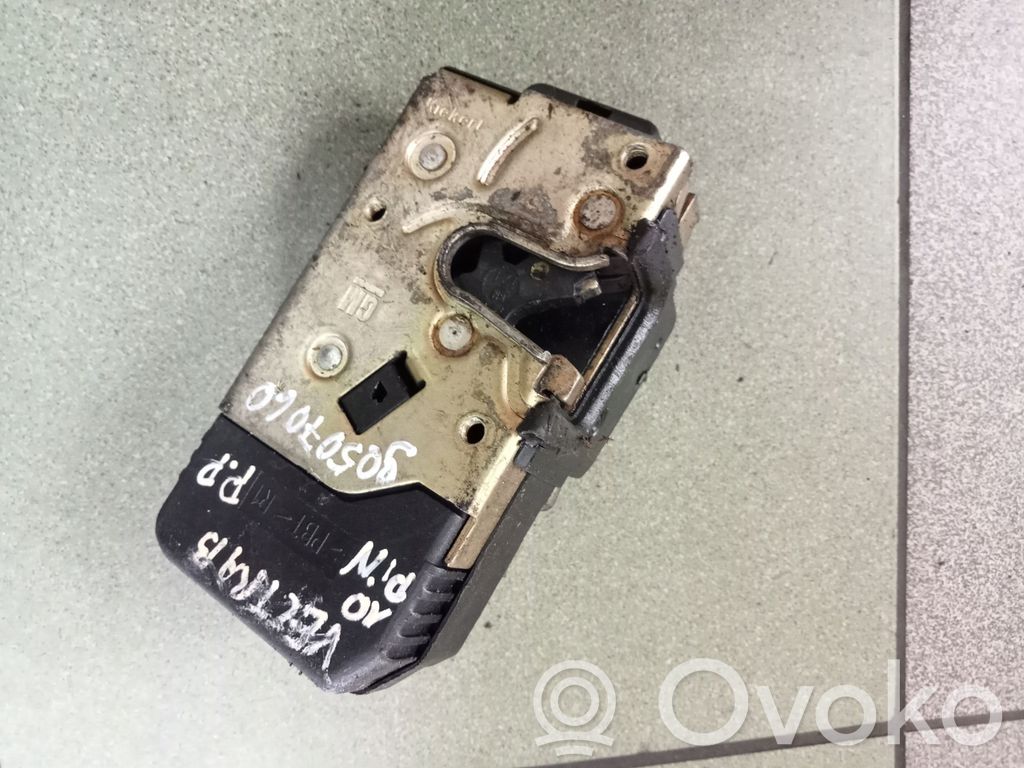 Opel Vectra B Front door lock 