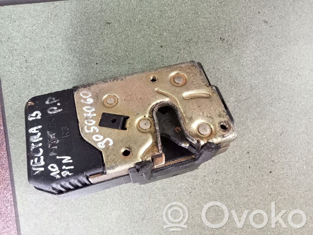 Opel Vectra B Front door lock 