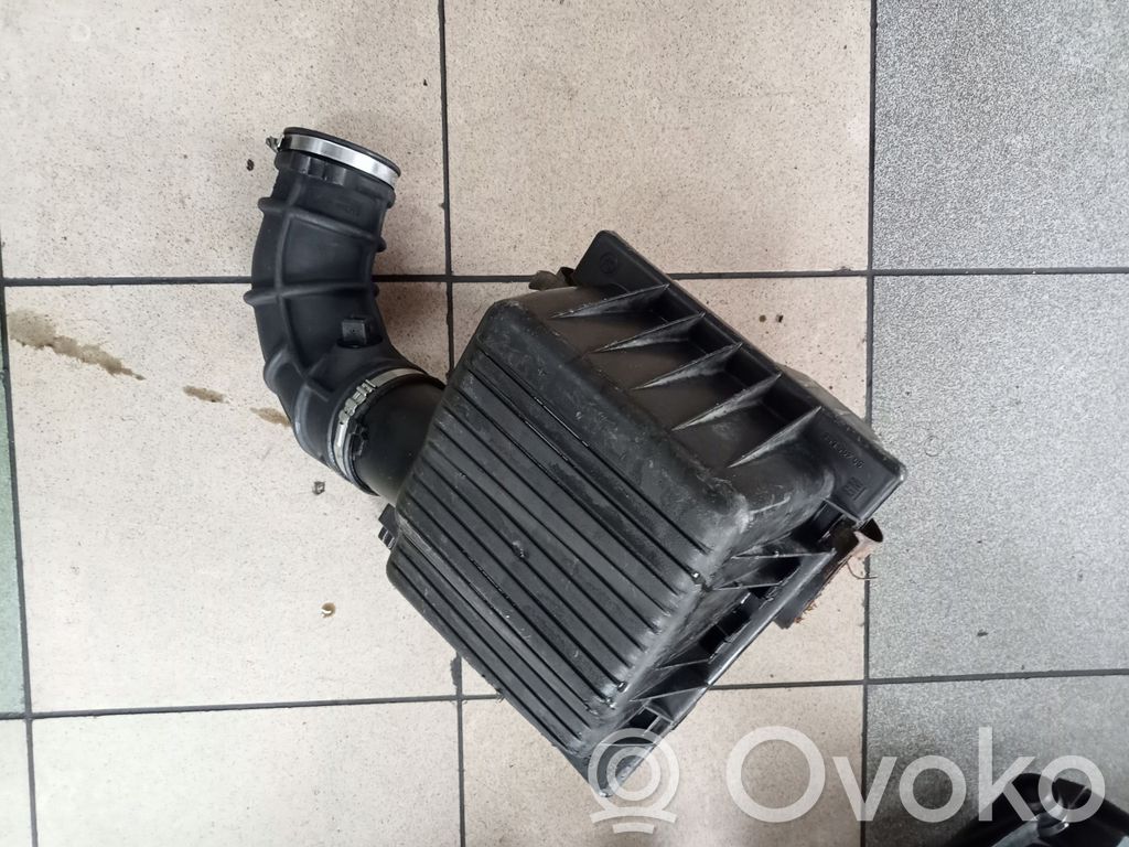 Opel Vectra B Oro filtro dėžė 
