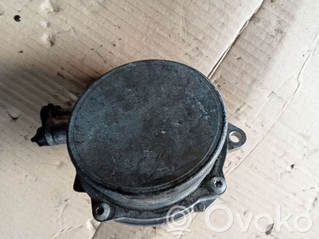 Renault Trafic II (X83) Vacuum pump 