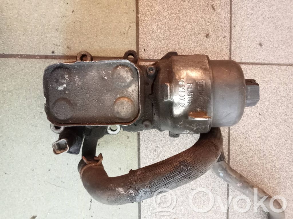 Volvo S40 Oil filter mounting bracket 