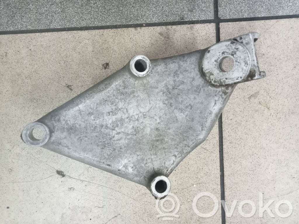 Volkswagen II LT Engine mounting bracket 