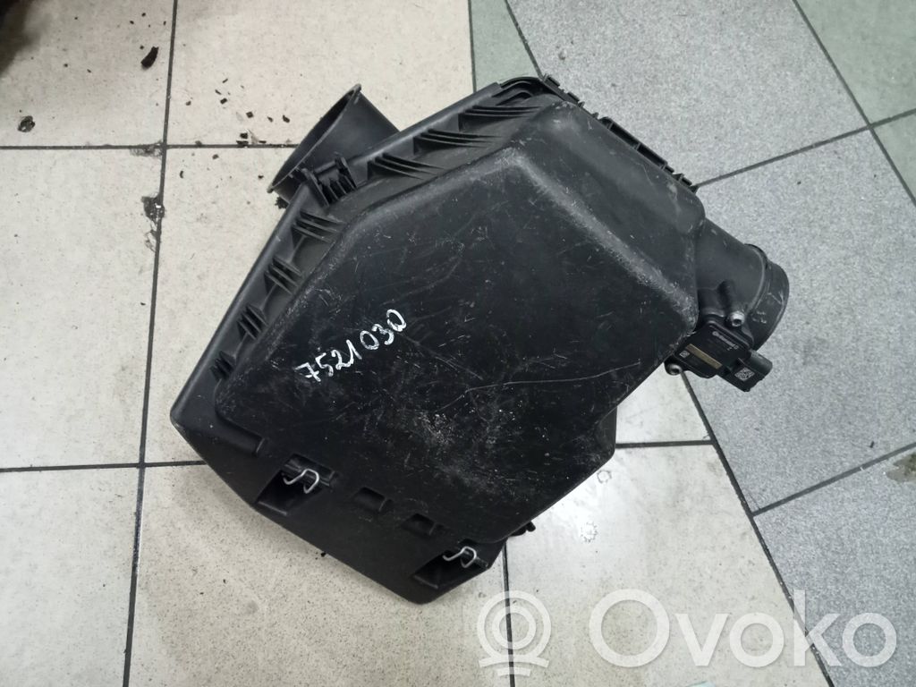 BMW 5 E60 E61 Air filter box 