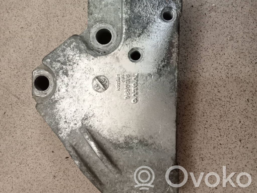 Volvo S80 Engine mounting bracket 