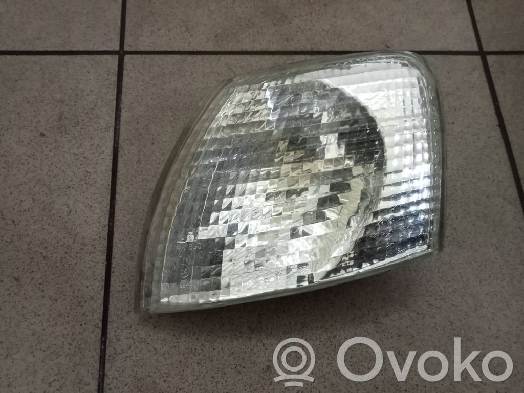 Volkswagen PASSAT B5 Front fender indicator light 