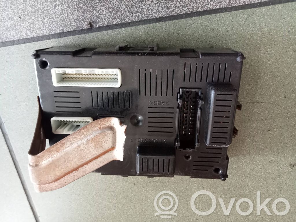 Nissan Micra Module confort 