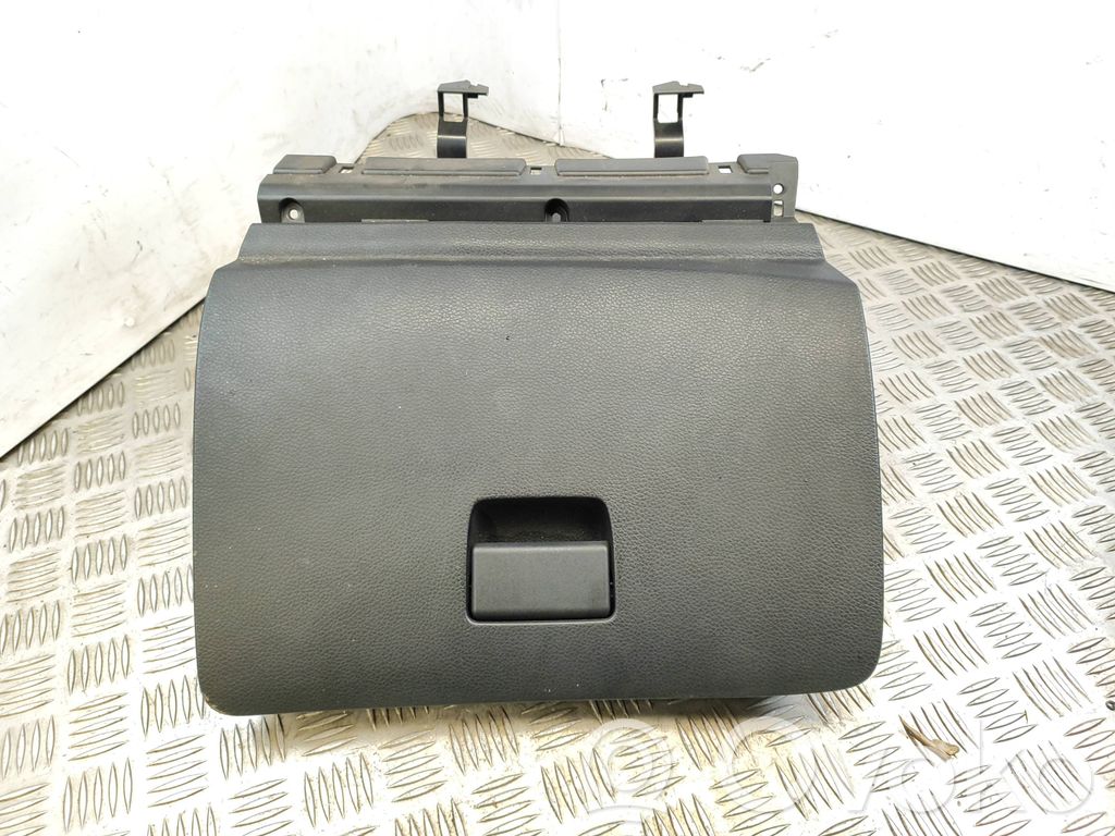Nissan Pulsar Glove box set 
