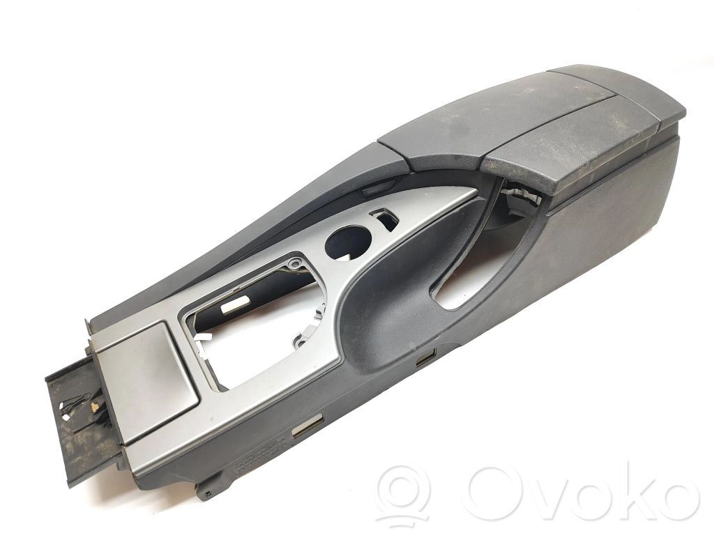 Armrest   7034086,72758413,7060013