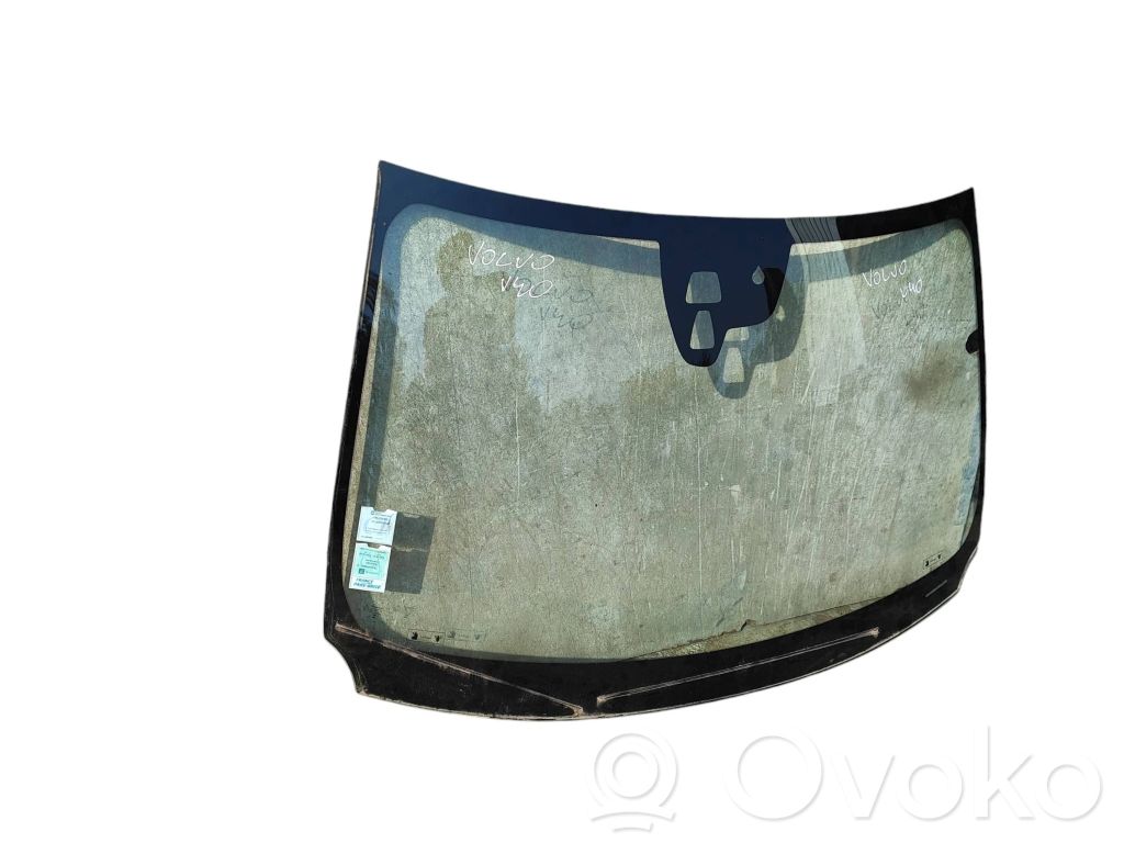 Volvo V40 Front windscreen/windshield window 