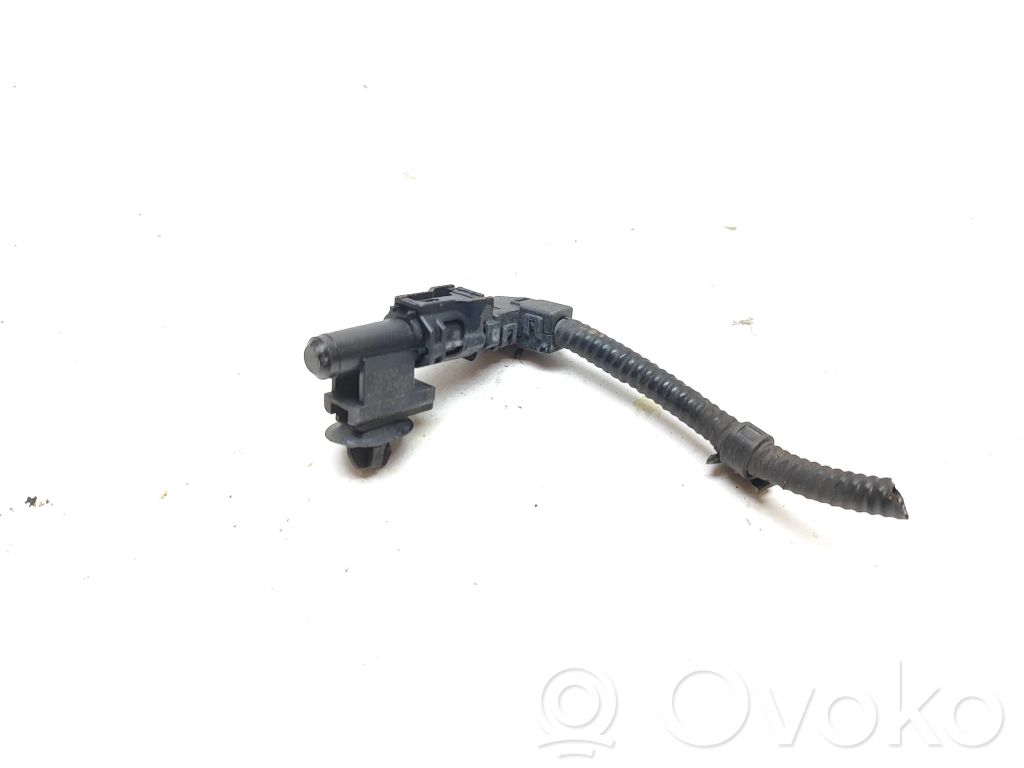 Outside/external air temperature sensor   02E04