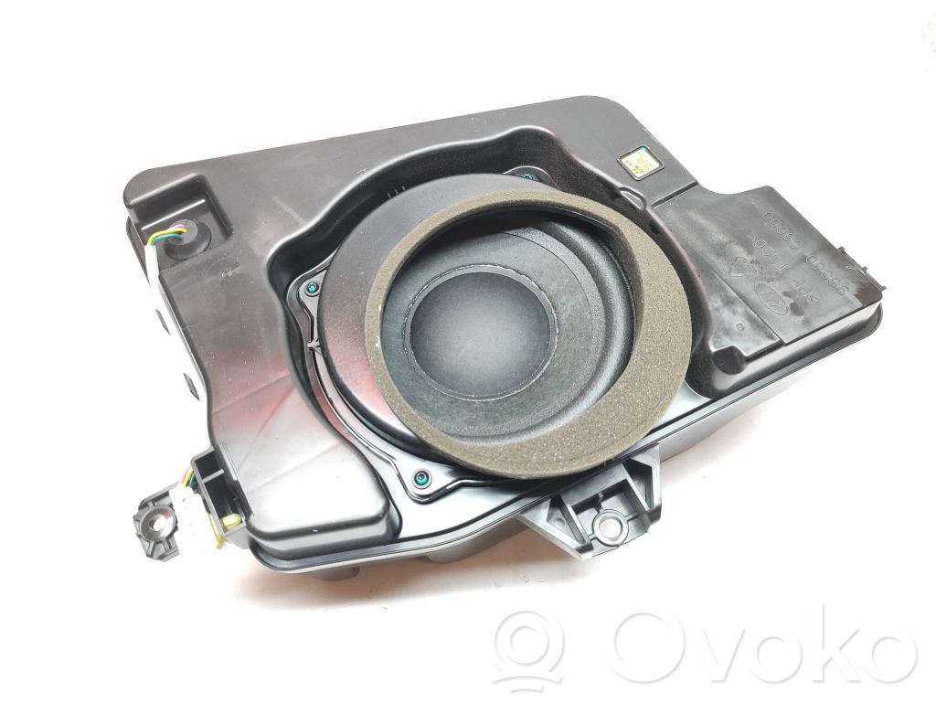 KIA Sorento Subwoofer 