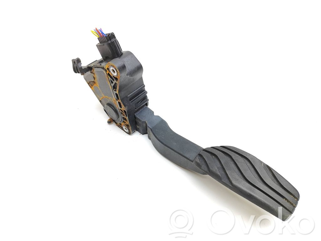 Nissan Qashqai J12 Accelerator throttle pedal 