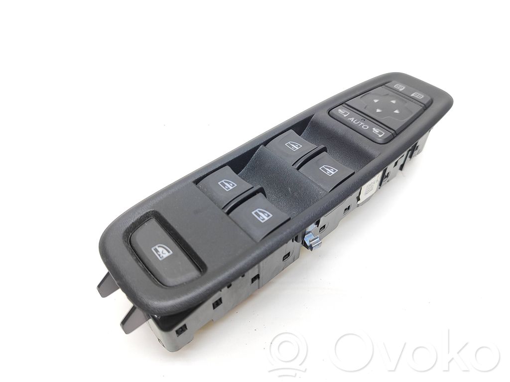 Dacia Duster II Interruptor del elevalunas eléctrico 