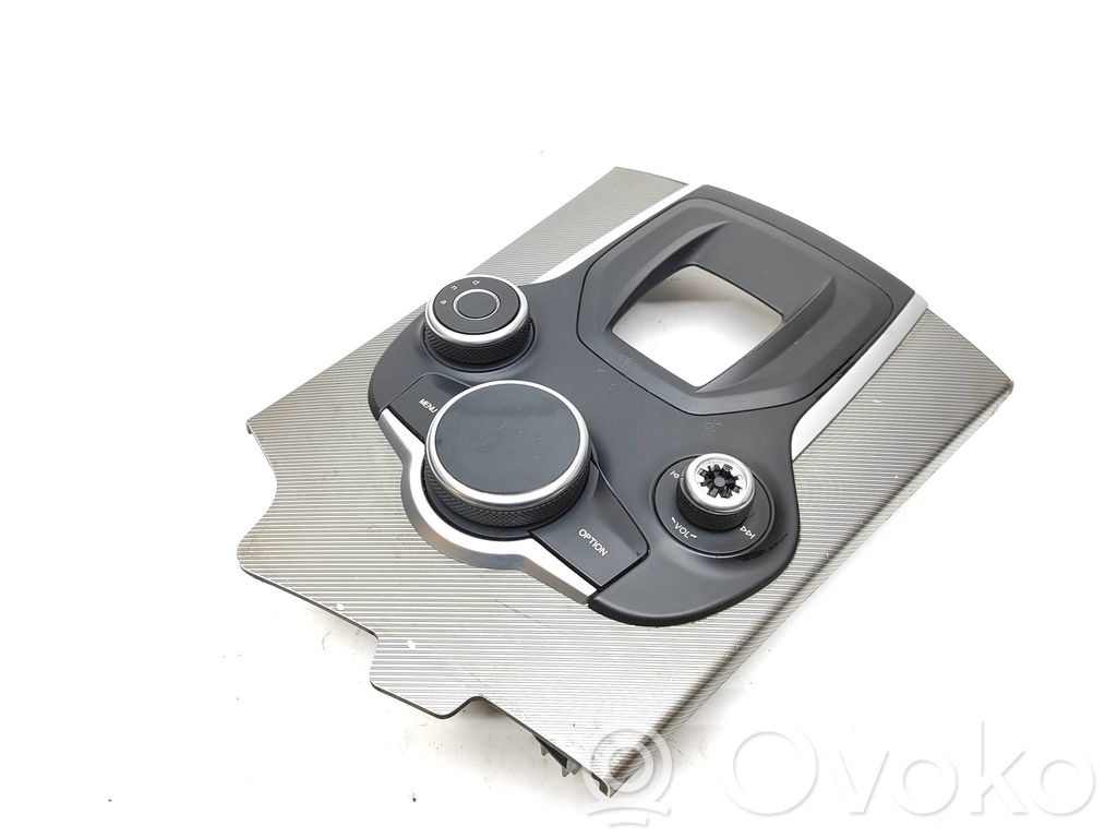 Alfa Romeo Stelvio Head unit multimedia control 