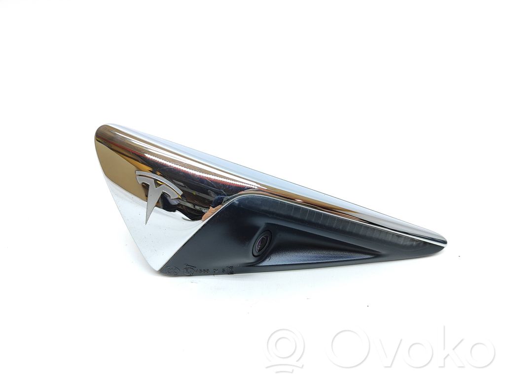 Tesla Model X Side fender camera 